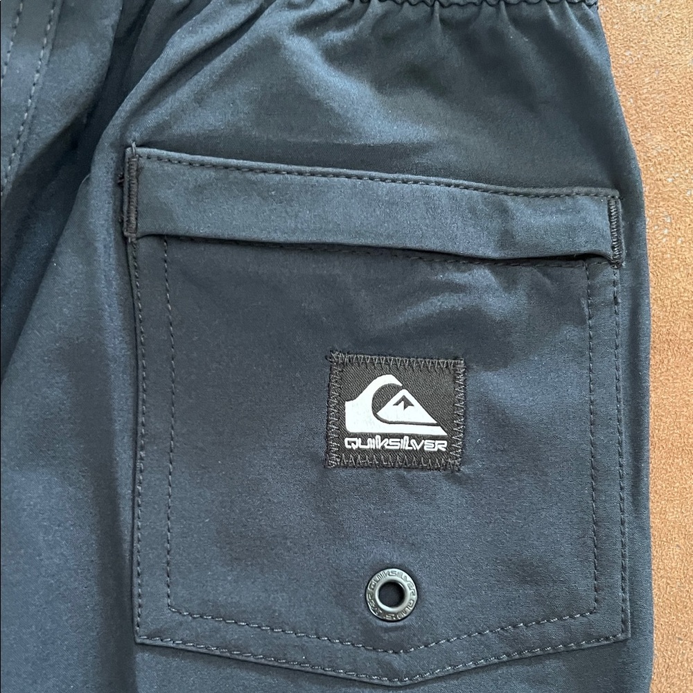 Quiksilver Boys Amphibian Shorts Size 7 Black New With Tags - Picture 8 of 9